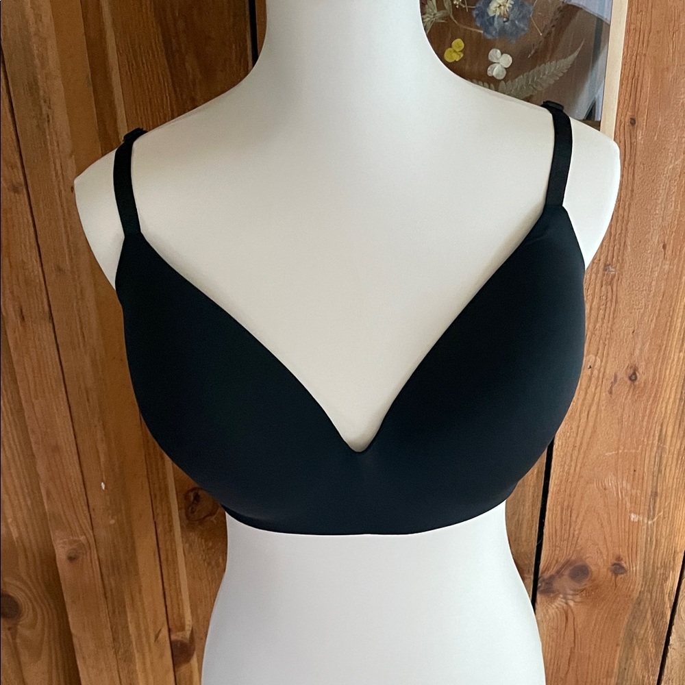 Victoria's Secret T-shirt Wireless Bra